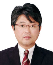 教授　南方 聖司